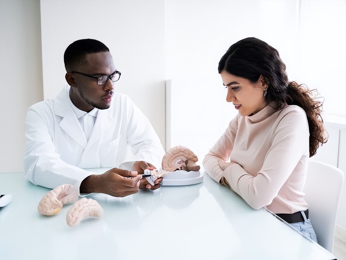 女宇航员在太空中突然失重,女宇航员出太空对身体有什么影响