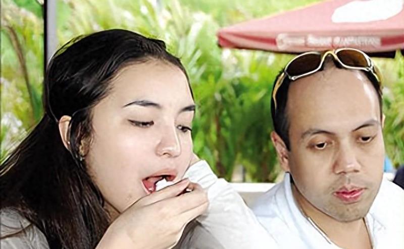 嫩模嫁王子当王妃，却每晚被下药*辱侮**，出逃16张照片*光王曝**子猥琐