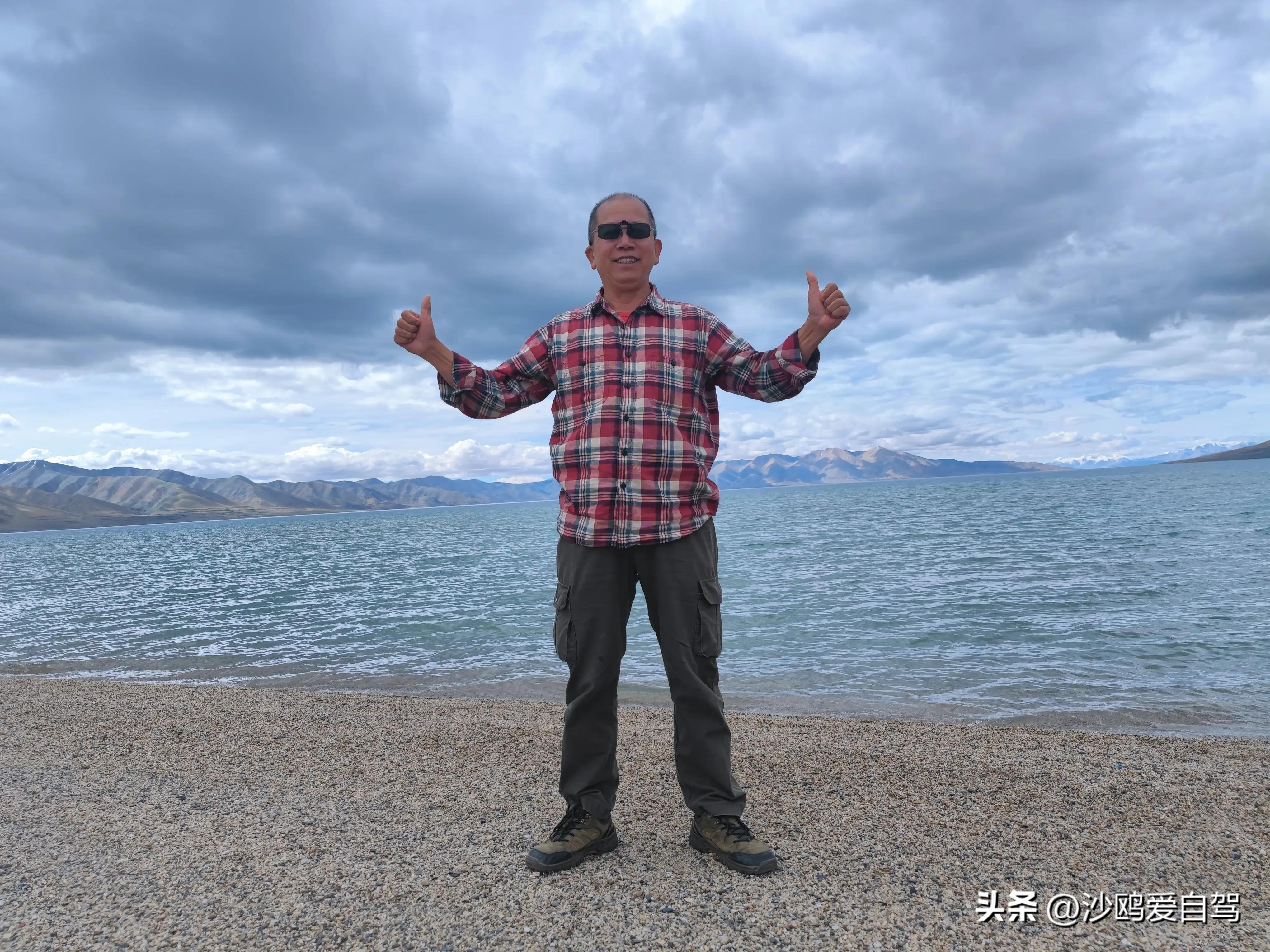 自驾四进*藏西***疆新**第12天:人在囧途:当惹雍措圣湖边陷车,轮胎鼓包