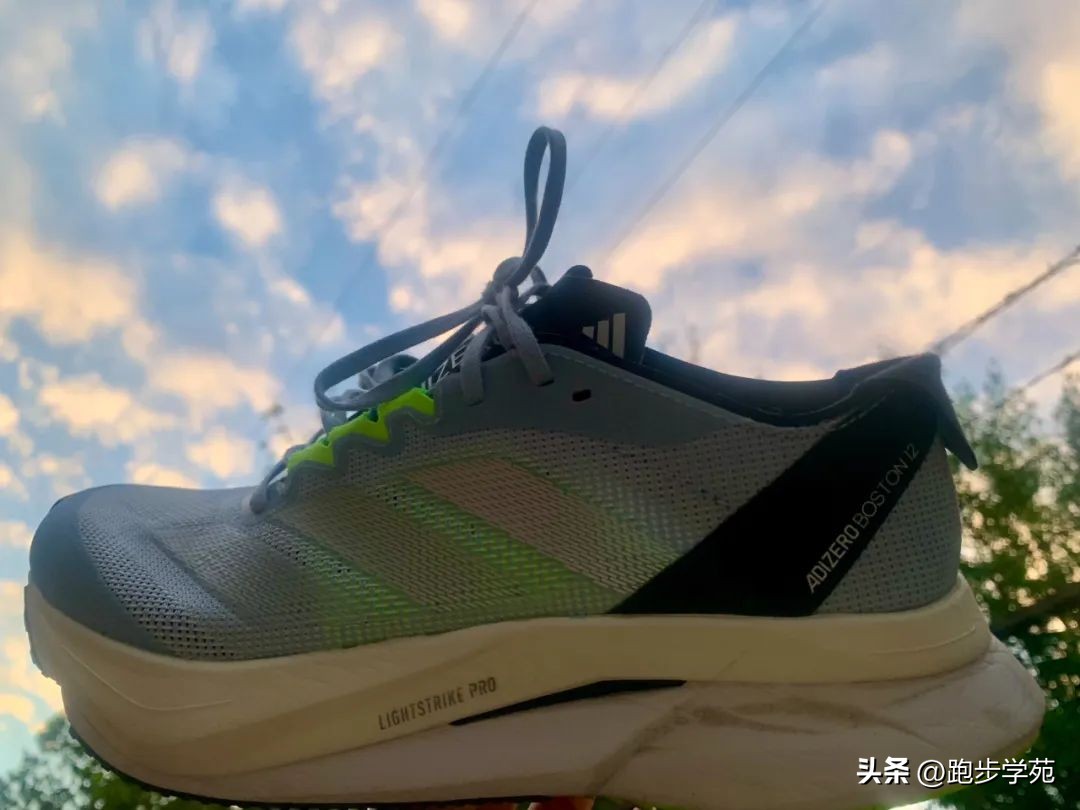 adizeroboston12真假对比,adizeroboston12北京测评