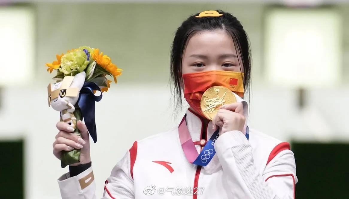 杨倩东奥夺冠视频,杨倩夺首金成绩