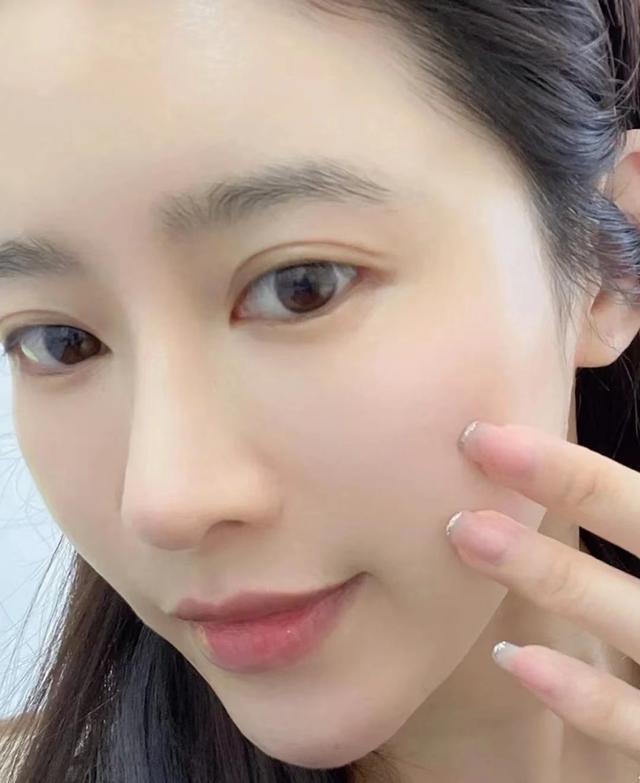 每天用清水洗脸不用洗面奶好吗,清水洗脸和补水区别