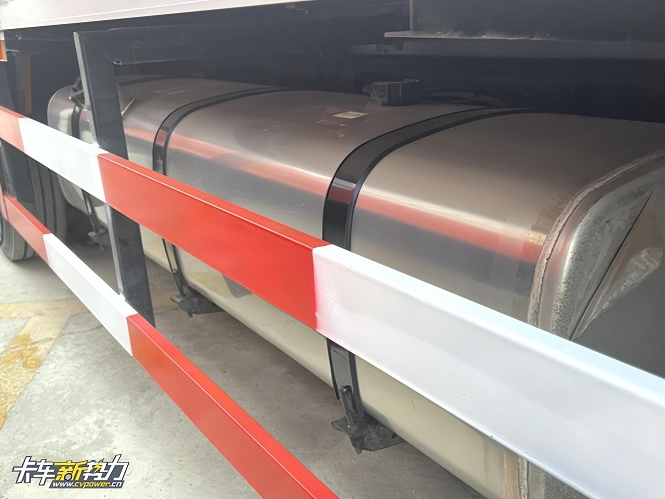 6.8米解放j6g最新款自动挡,解放j6g新款内部图片