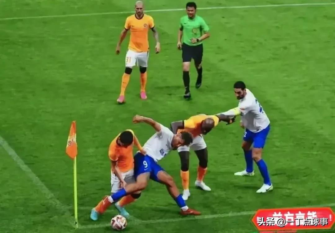 中超足球神奇名场面,中超经典搞笑场面裁判