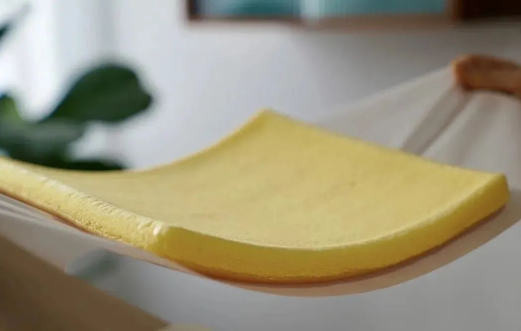 蛋糕卷怎么老是掉皮而且还开裂,不掉皮不开裂蛋糕卷做法