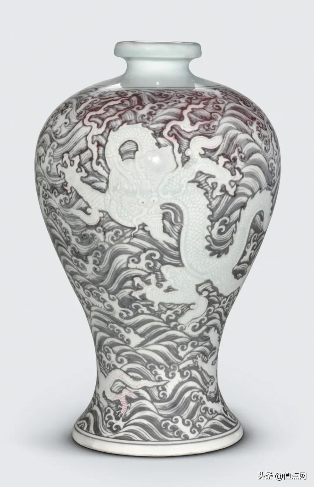 永乐青花釉里红梅瓶图文,永乐釉里红苍龙教子梅瓶