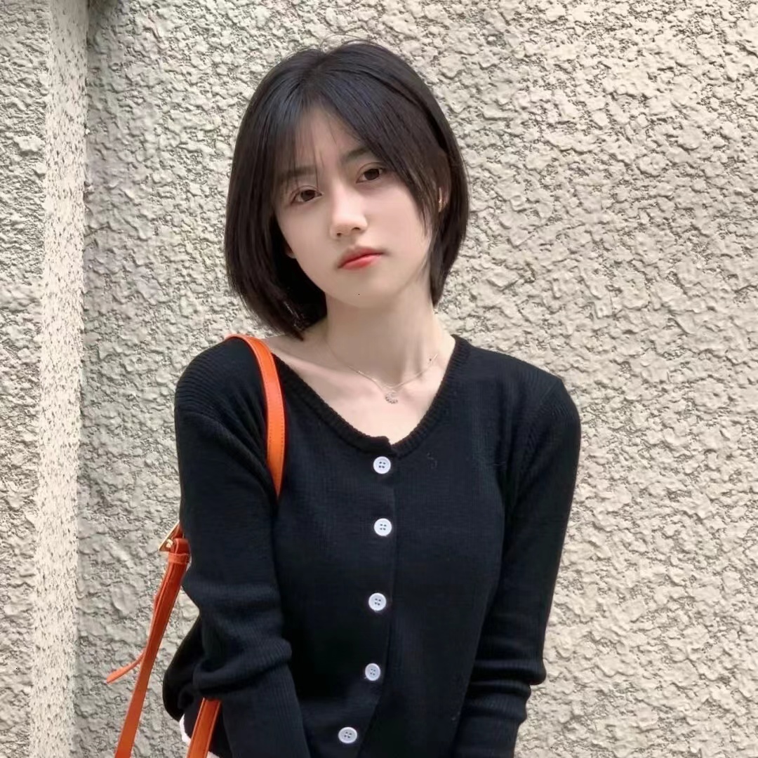 脸大女生好看的发型,短发显脸大还是显脸小