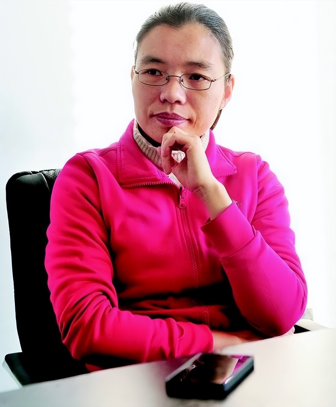 她18岁考入北大24岁去世,她19岁辍学还债