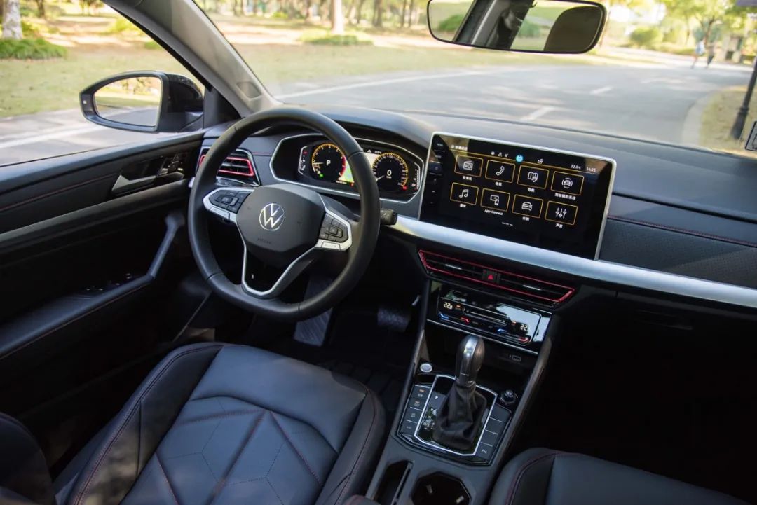 新款朗逸星空版比经典款贵多少,新朗逸星空版经典版你会怎么选