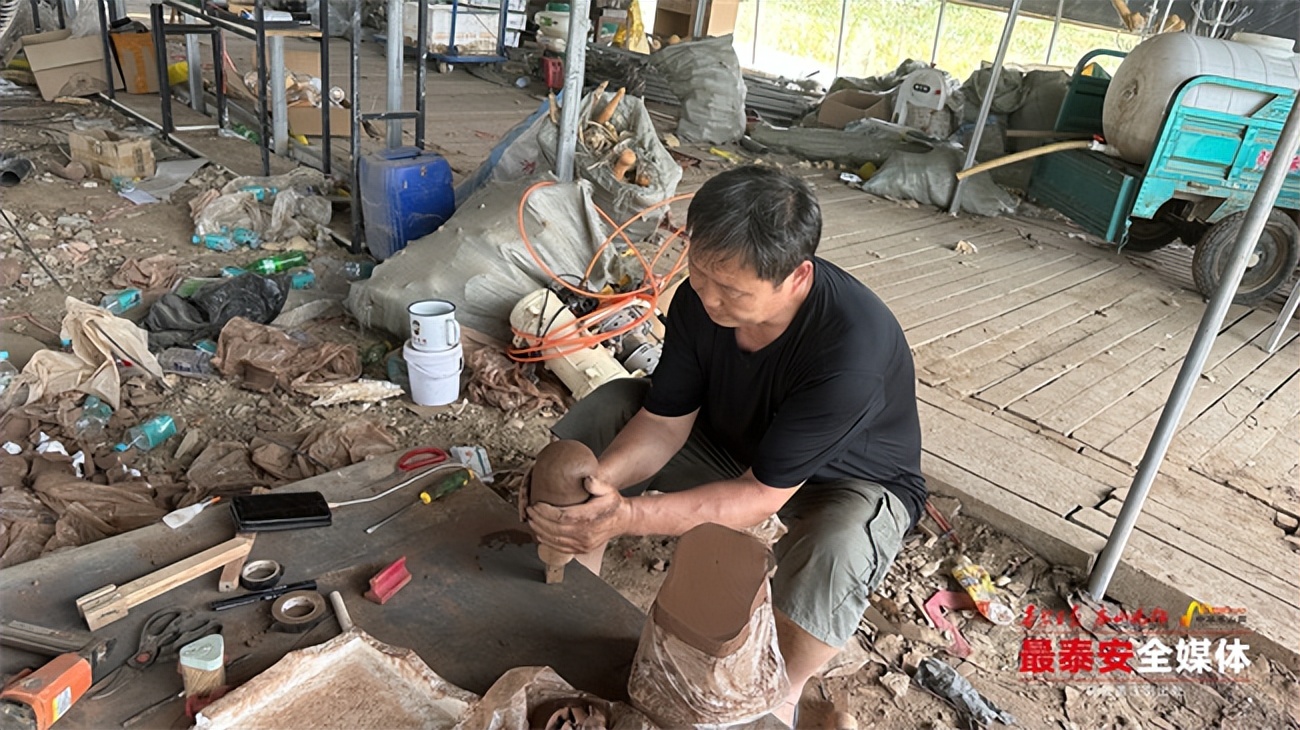 “90后”村支书刘腾潇：带领群众种出增收致富“金葫芦”