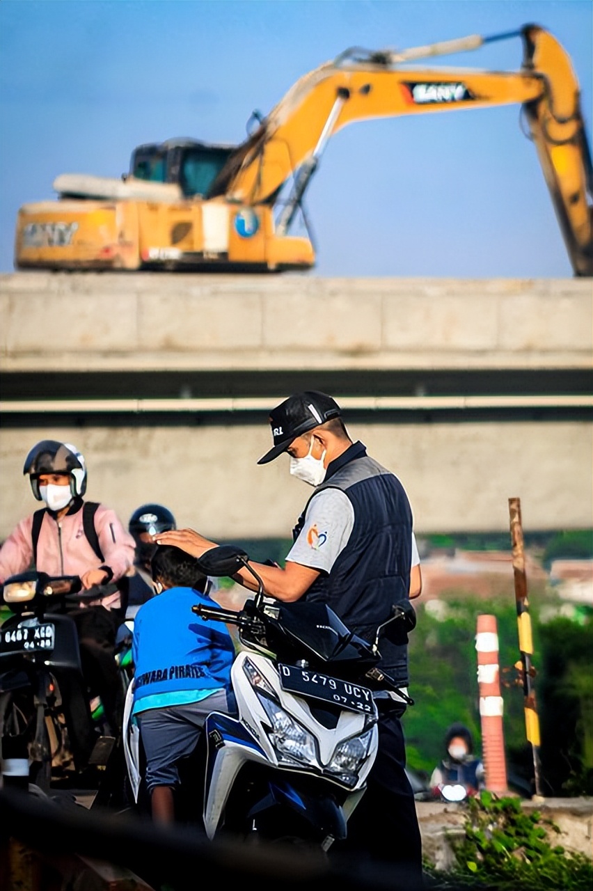 缅北警察打击诈骗团伙现场视频,中国警方严查缅北抓捕诈骗团伙