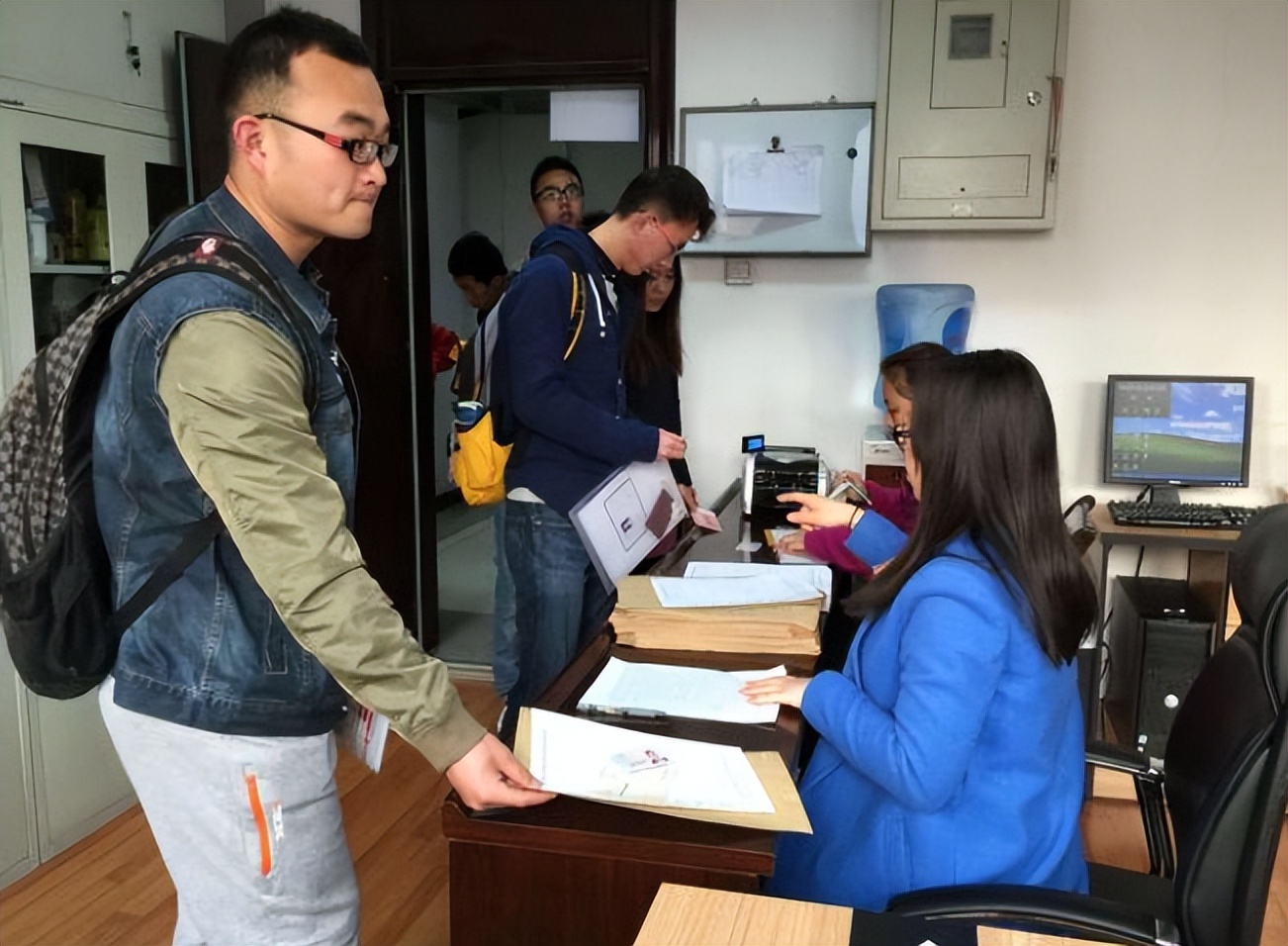 东南大学硕士毕业生月薪不到5000，感叹大学白念了，母校无辜背锅