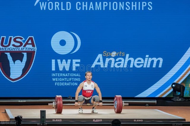 不怕美国的*压打**中国举重还要坚定的前行