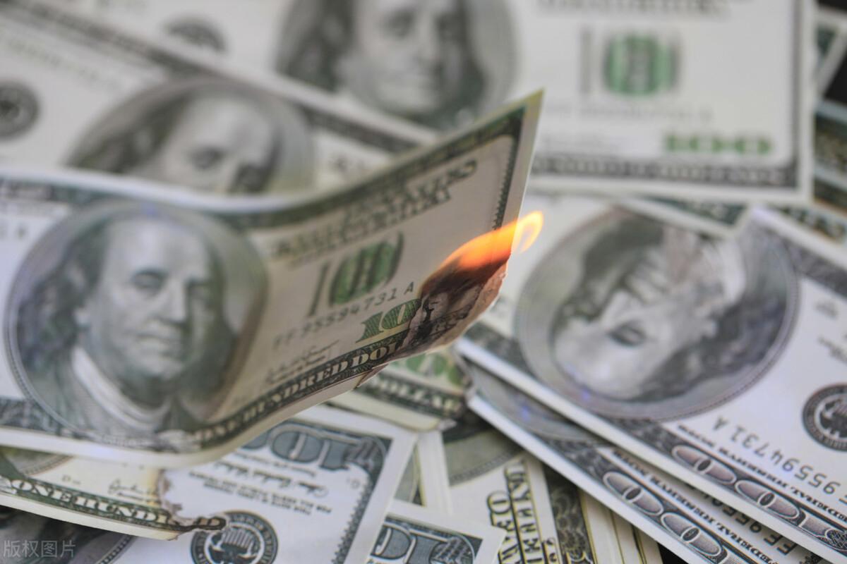 称霸世界80年,去美元潮为何偏发生在2023年?毛主席的话正在应验