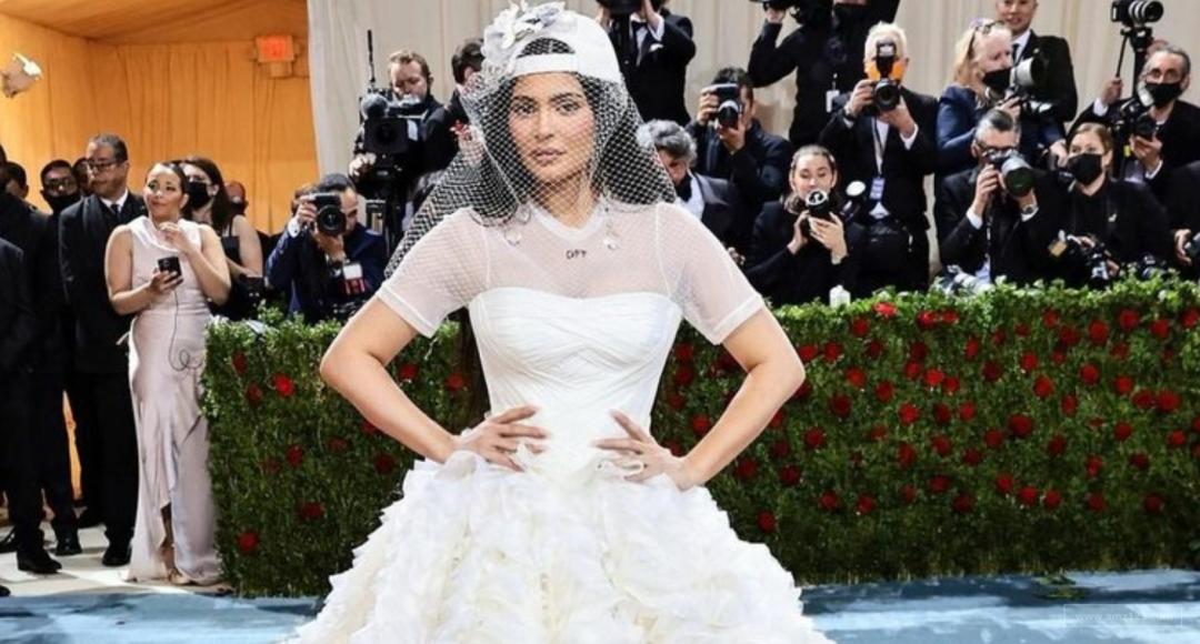 亚马逊配饰销售量,亚马逊婚纱著名品牌