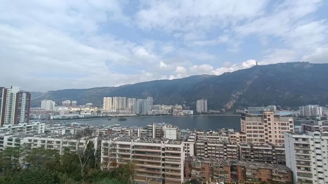 两万块全款买房，不在鹤岗也能实现「买房自由」