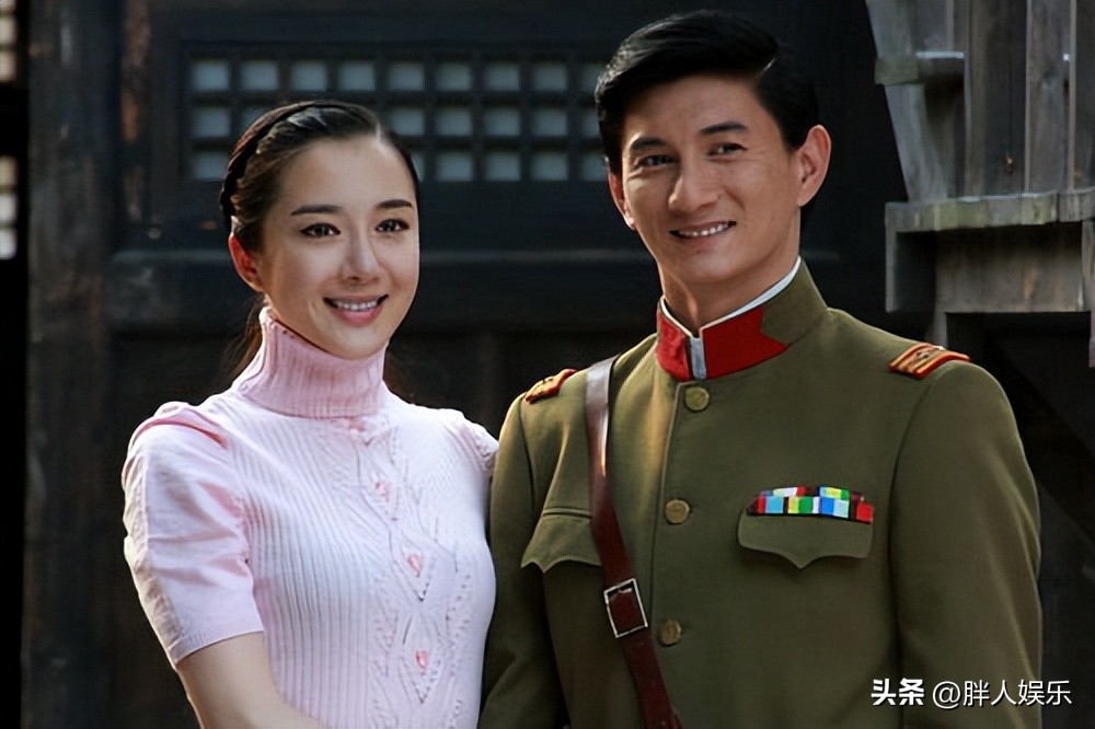 娱乐圈又现“女海王”？自曝送导演安全裤，被曝傍多个富家公子