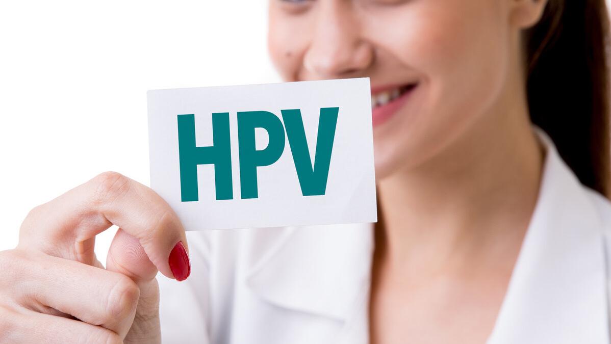 22岁女大学生查出“外阴癌”，后悔痛哭：怪自己太无知，不懂爱惜