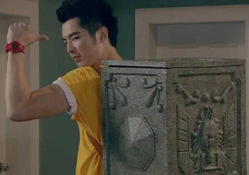 金世佳是不是演了爱情公寓陆展博,爱情公寓陆展博金世佳花絮