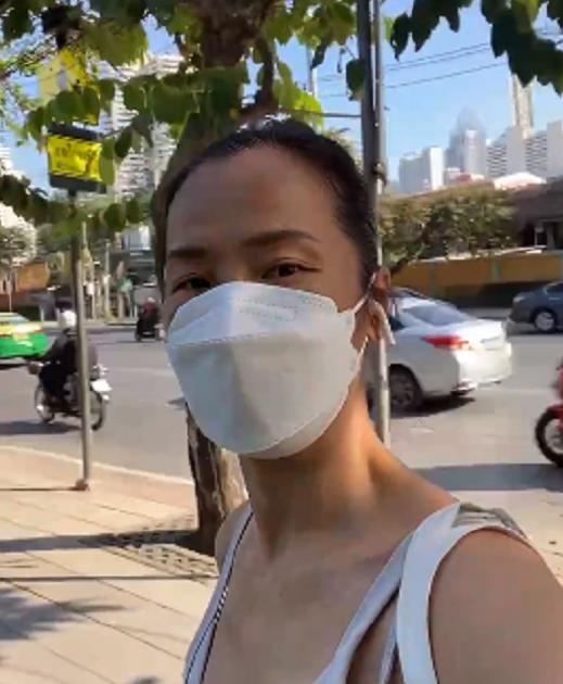 58岁韦唯疑要全面复出！近照大变瘦出“排骨胸”，自曝身体状态差