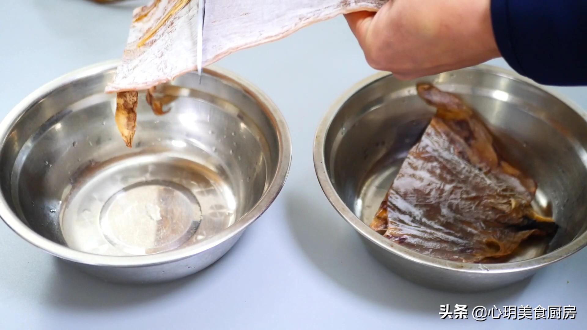泡发的干墨鱼怎么做好吃,泡发墨鱼家常做法