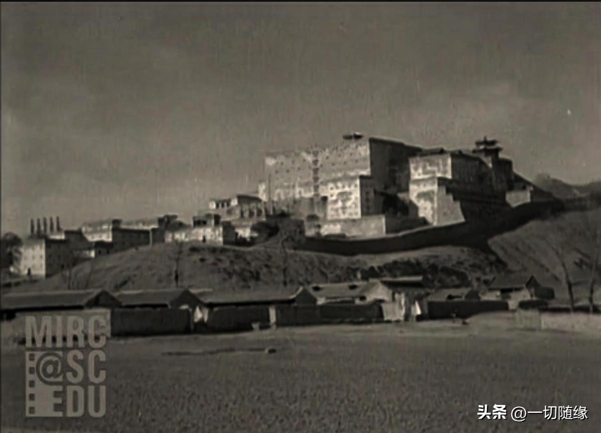 晚清真实：花楼女子媚态撩人，丰乳肥臀，30张老照片尽展风姿迷人