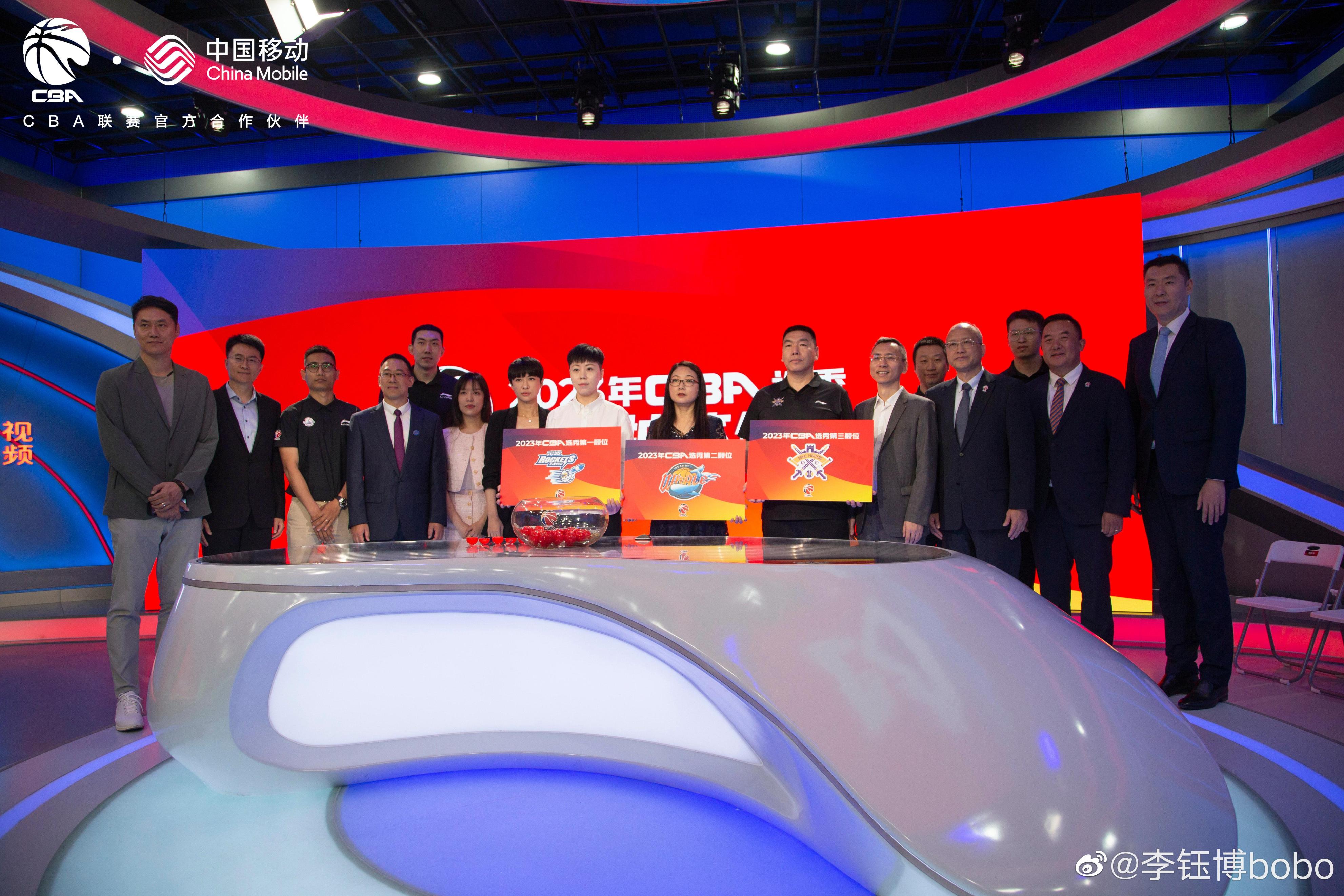 cba四大豪门聚首,福建男篮老板娘伍佰兰个人简历