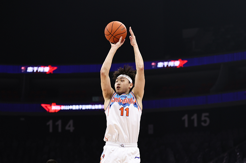 强硬一战！狂轰22分5助，天才高中生展现价值，他是*疆新**未来保障