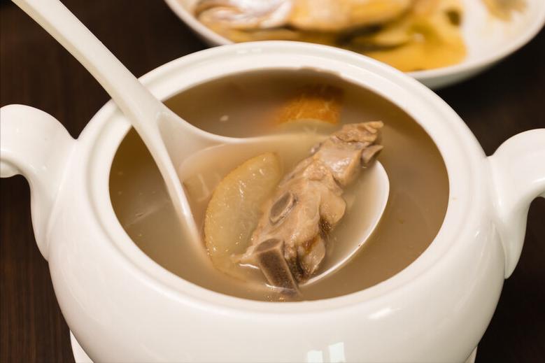 四道中老年人冬日养生汤,入秋喝什么汤对老年人好