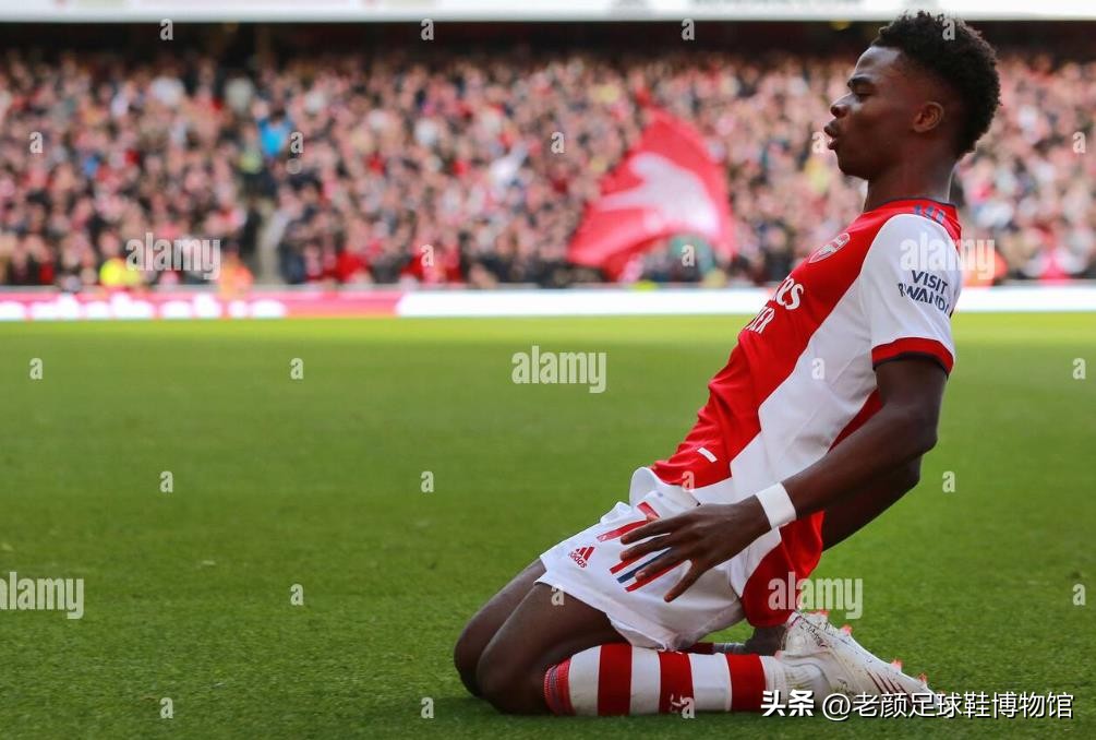 曼联英格兰队双料队长代言，最先将碳板植入足球鞋的品牌是它