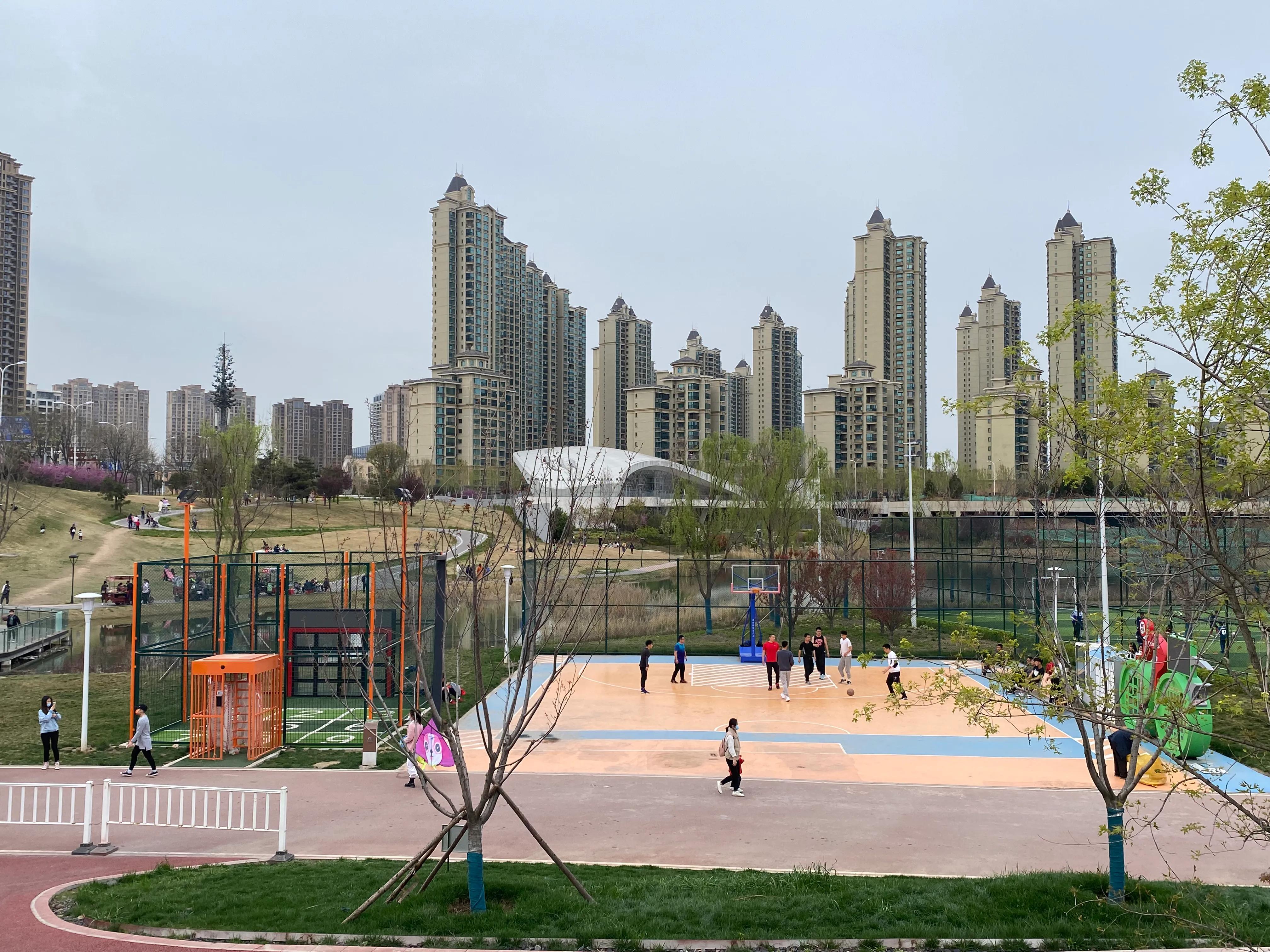 西安奥体中心室外篮球场,西安哪里的室外篮球场最出名