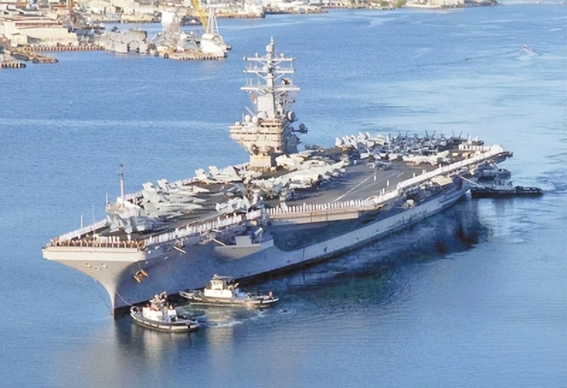 中越海军在南海联合演习，里根号刚出场就遇冷，美国当场遭打脸。