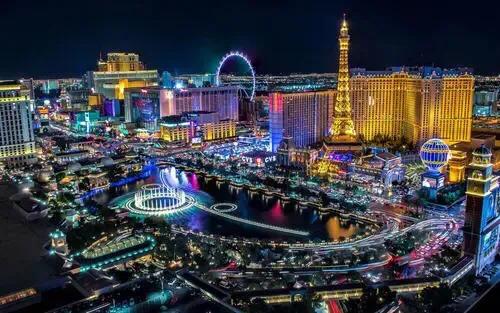 中美娱乐之都，澳门与拉斯维加斯，美女富豪云集，澳门还需努力