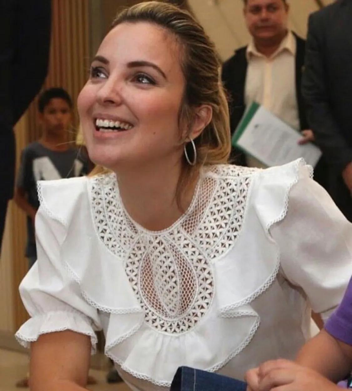 巴西最美第一夫人：小丈夫43岁选美出身，52名仆人伺候，排场太大