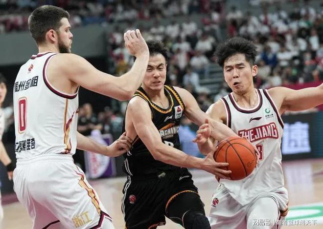 辽宁男篮夺冠李晓旭,赵继伟郭艾伦张镇麟李晓旭