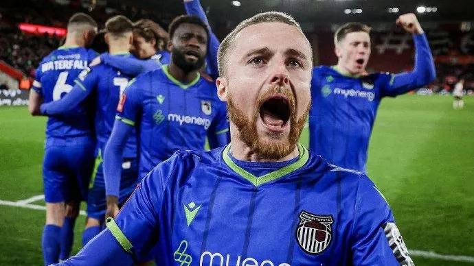 足球曼联对曼城,足球英超曼联胜热刺