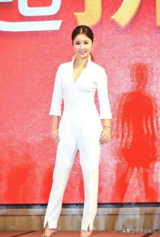 衣架子西装写真,男明星穿西装谁最好看