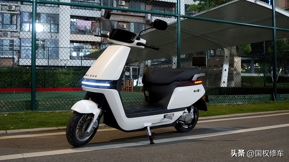 电动车品牌雅迪和爱玛怎么选,电动车品牌雅迪和爱玛选哪个更好