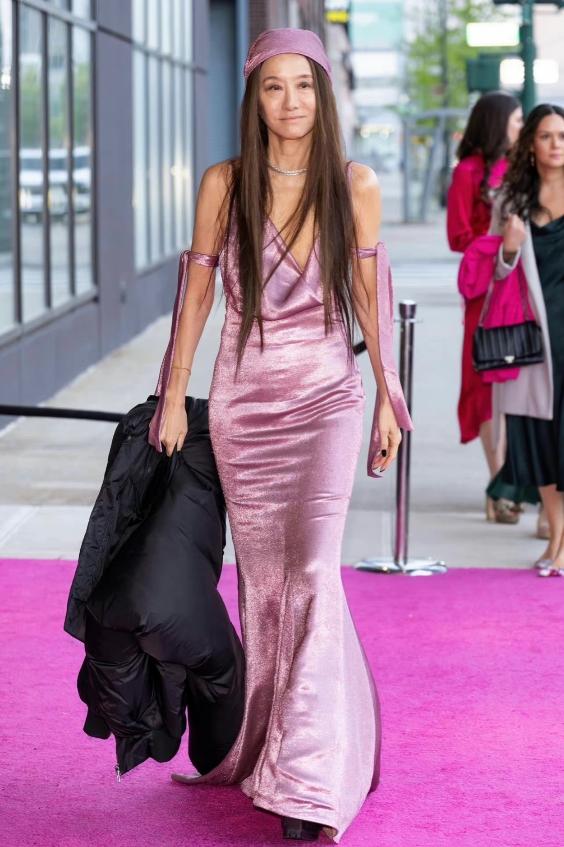 婚纱女王王薇薇身价,婚纱女王王薇薇72岁原图