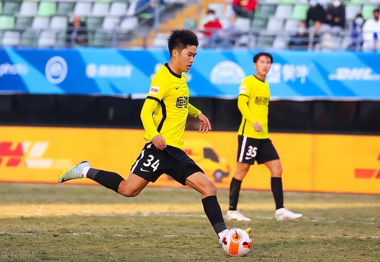 韦世豪免费给广州踢球,韦世豪无偿为广州踢球