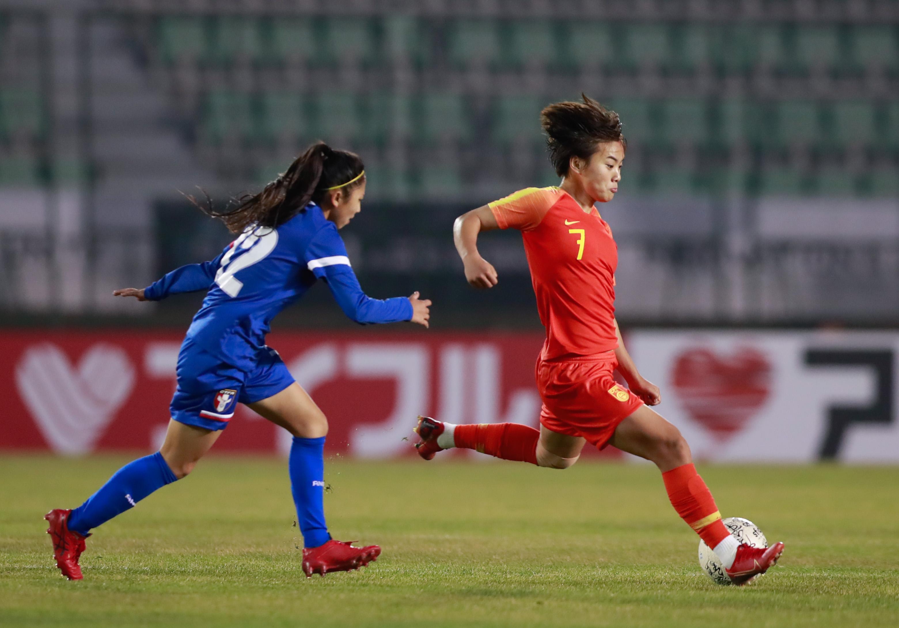 王霜四比三力克韩国队,中国女足高光时刻王霜