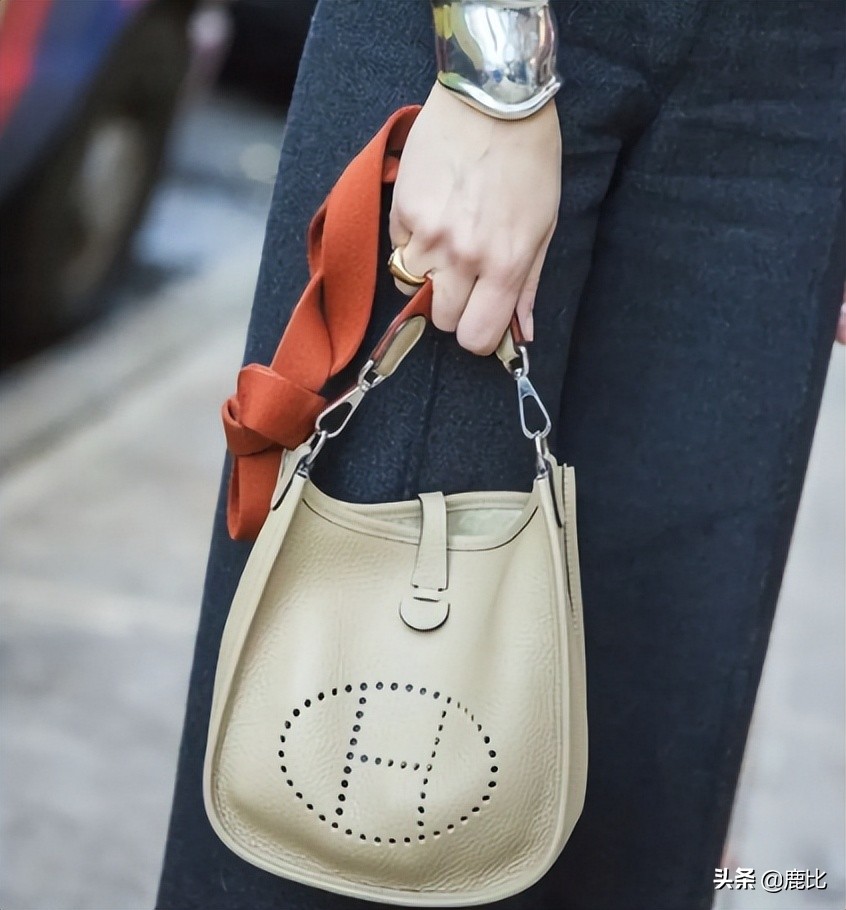 买什么包性价比比较高,1000元左右性价比最高包