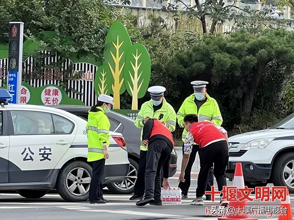 武汉战疫纪录片图片,战疫的高清照片