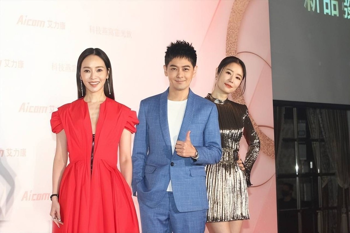 十位穿西装的男明星你最喜欢谁,穿西装很帅的一个男的