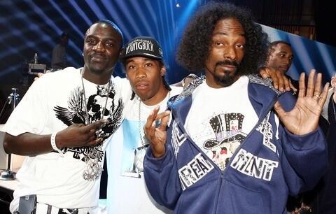 当猿人头遇上「美式复古」,TommyxAAPE带你重回90年代