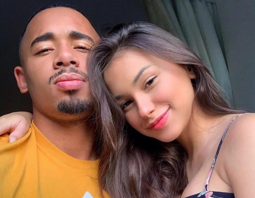 足坛巨星们的老婆,内马尔最遗憾的女友是谁