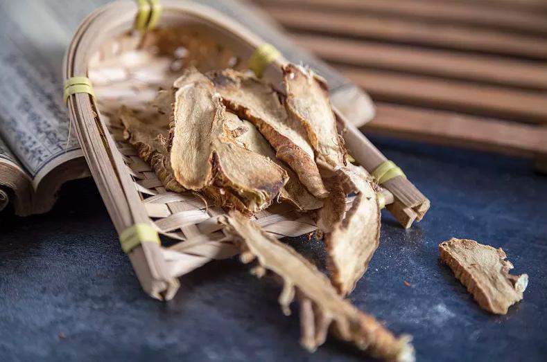 脾虚会引起口臭口苦消化不良吗,肝胆湿热口苦口臭金银花能泡水喝