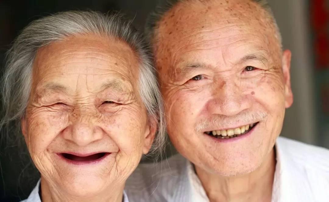 牙齿松动牙龈萎缩严重中医怎么治,牙齿缺失多年造成牙龈萎缩怎么办