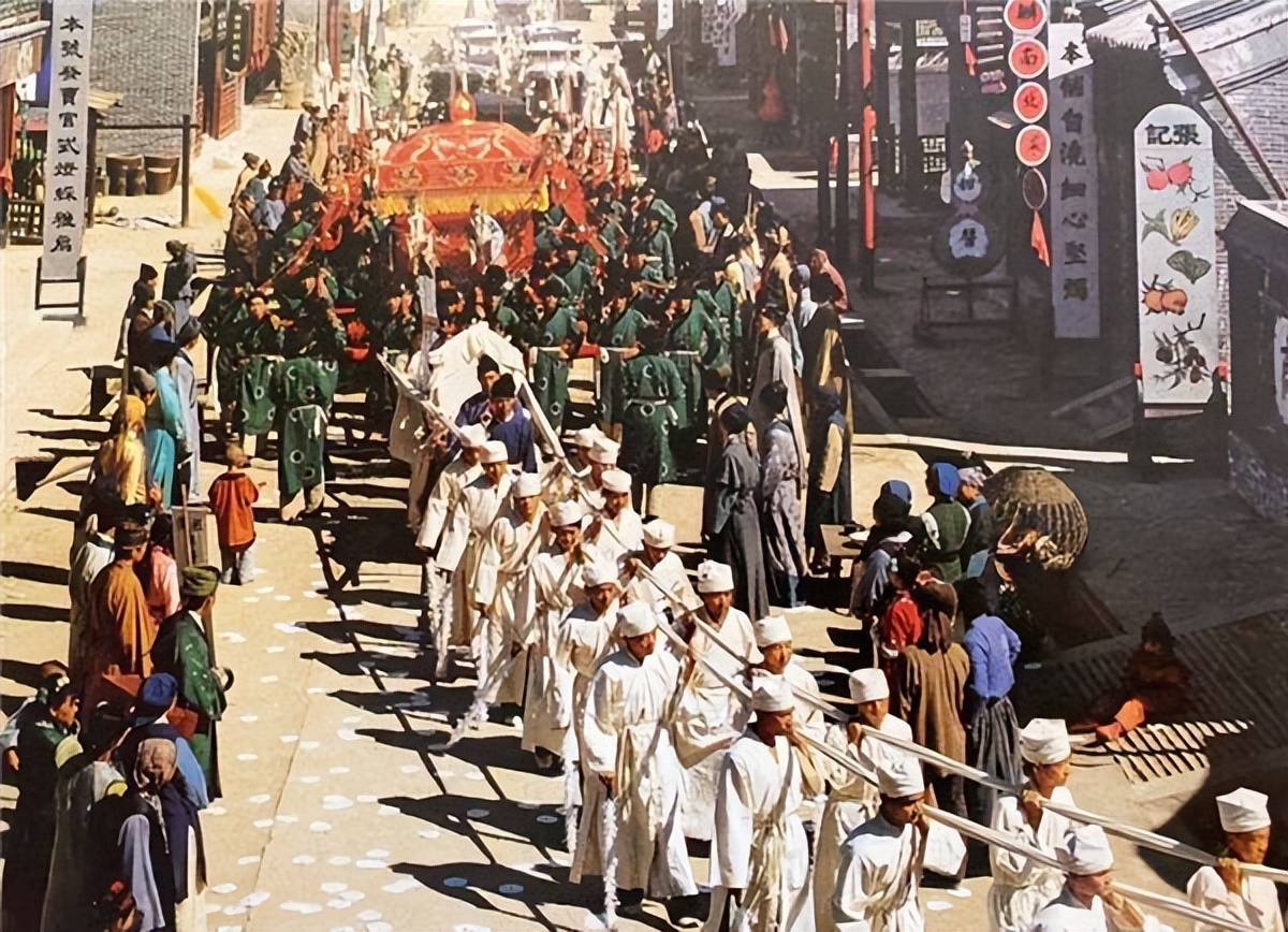 古代妃子下葬时为什么要堵住七窍,古代妃子下葬前为什么要堵门