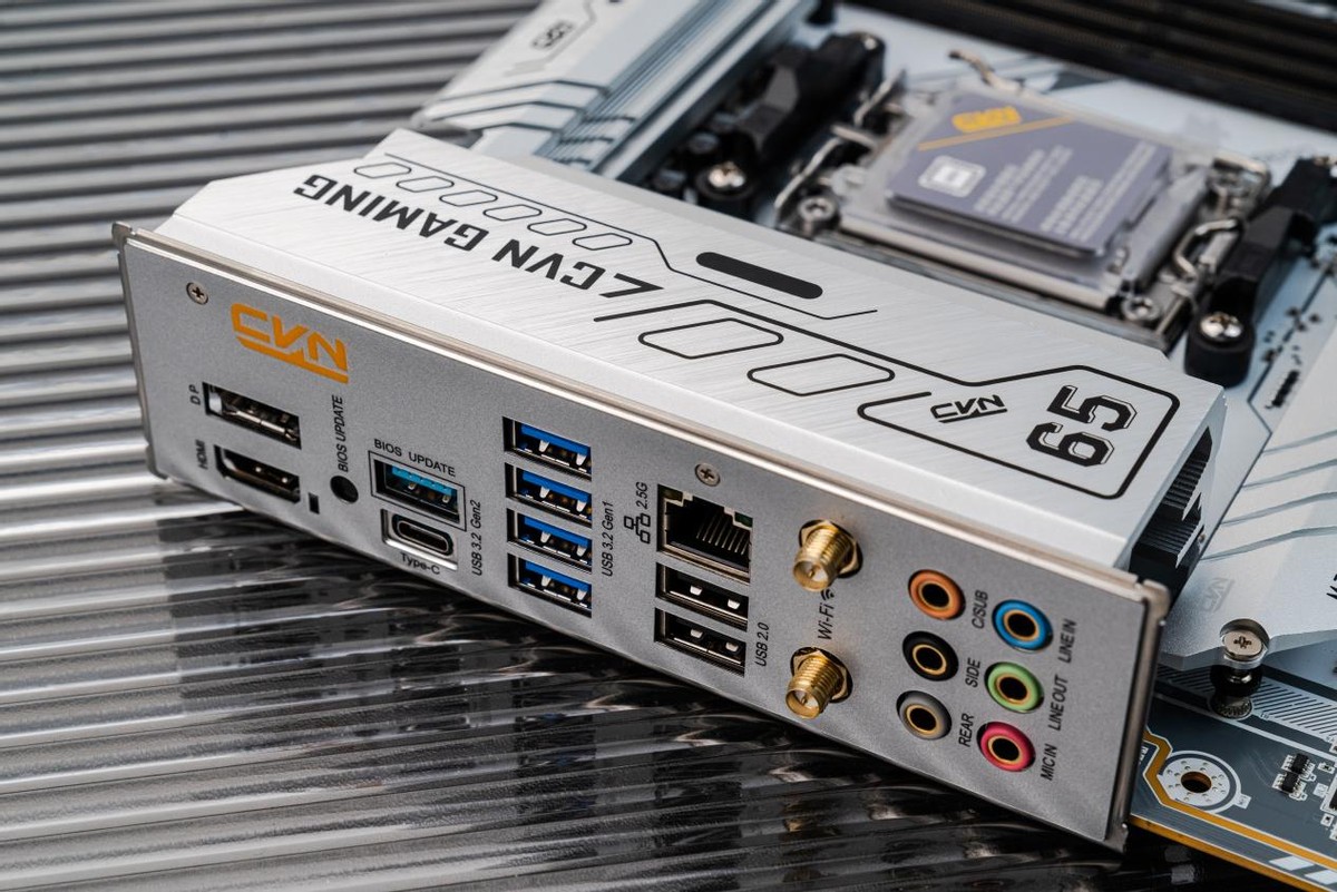 仅售1349元的白色系性价比大板！七彩虹CVNB650GAMINGFROZENV14巡洋舰主板测评